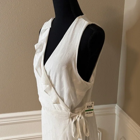 NWT Bar III Women’s White Sleeveless Wrap Dress, Size Large - Picture 5 of 13